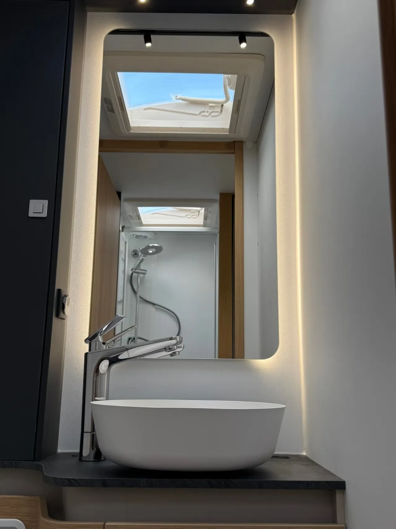 Adria Coral Axess 670 SL