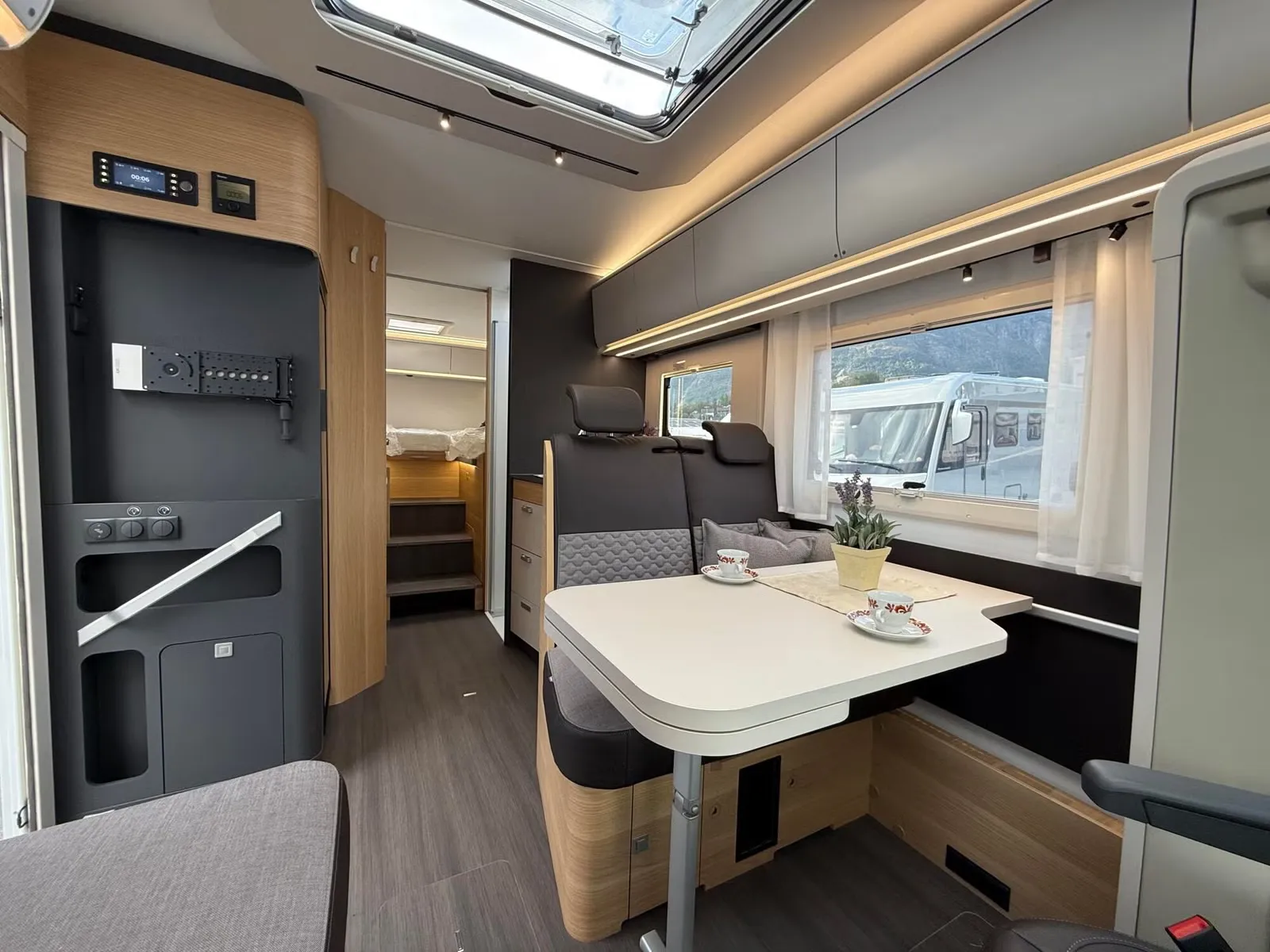 Adria Coral Axess 670 SL