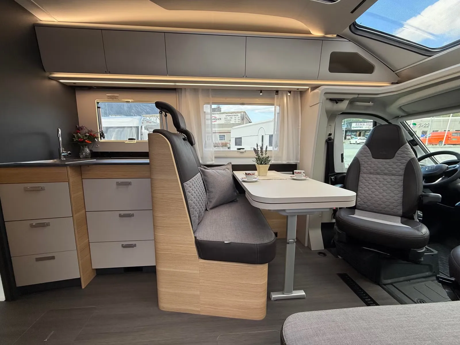 Adria Coral Axess 670 SL