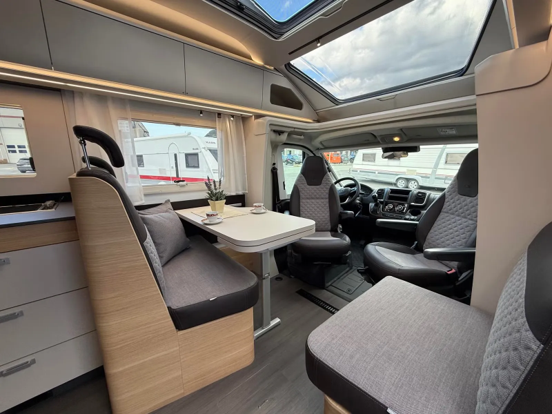 Adria Coral Axess 670 SL