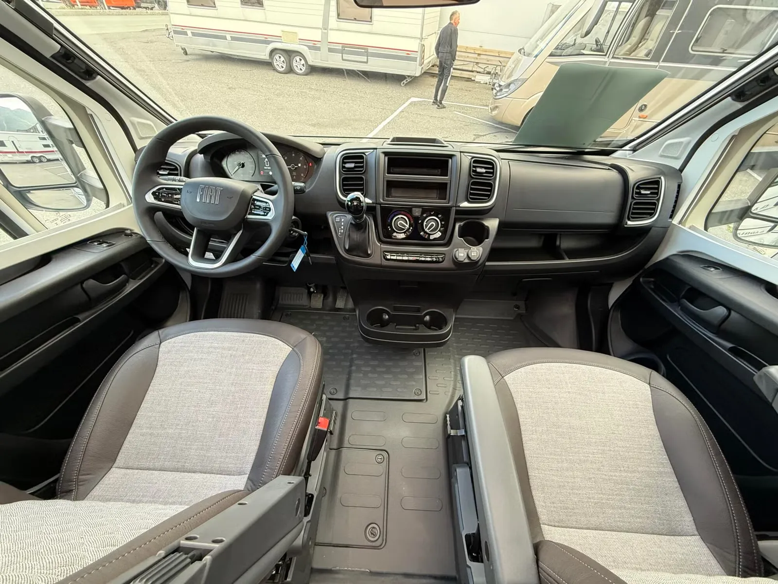 Adria Coral Axess 670 SL