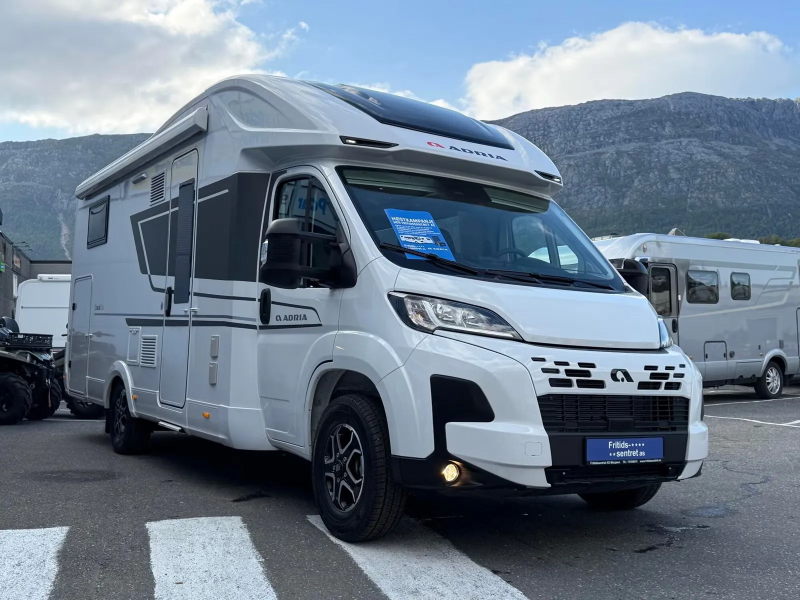 Adria Coral Axess 670 SL