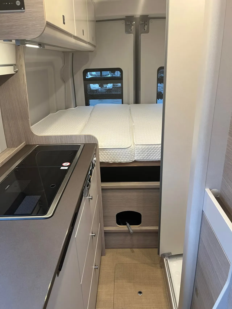 Bürstner Lineo C 590