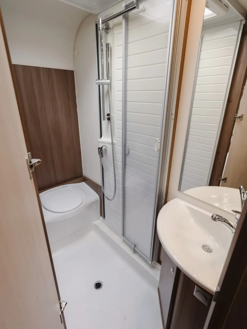 Bürstner Ixeo IT664