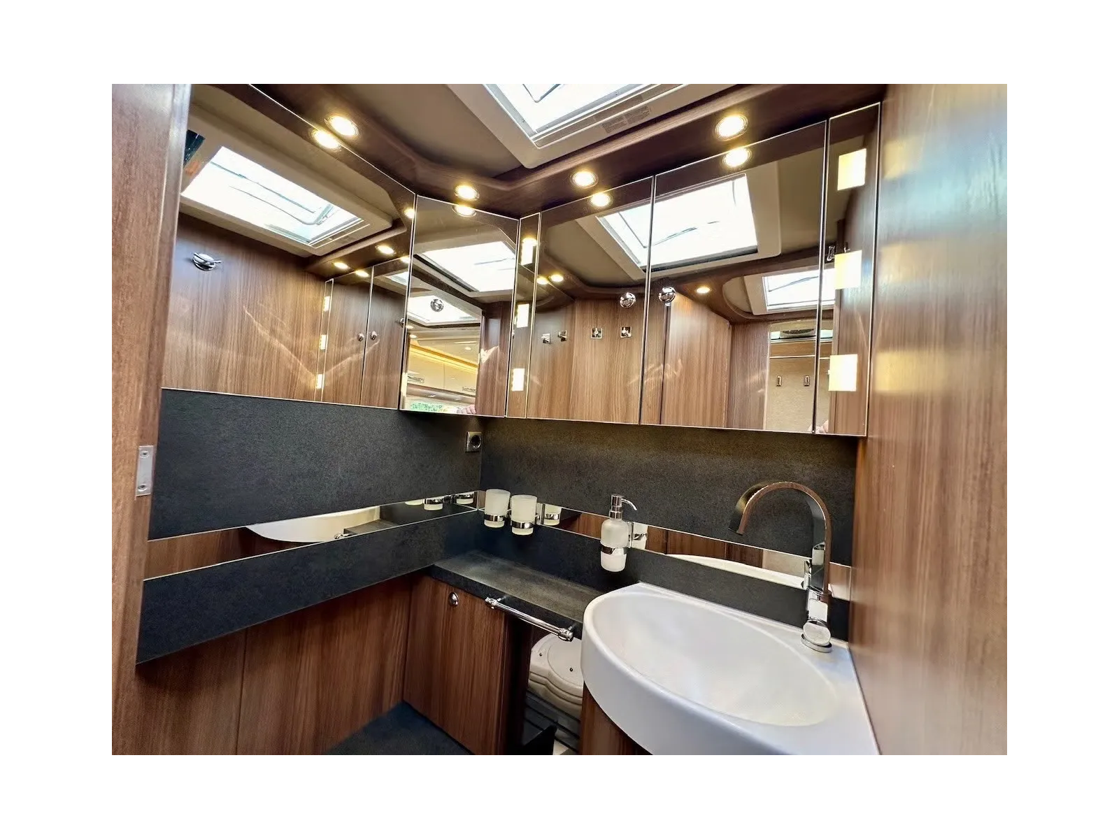 Carthago CHIC E-LINE 50LE HPC