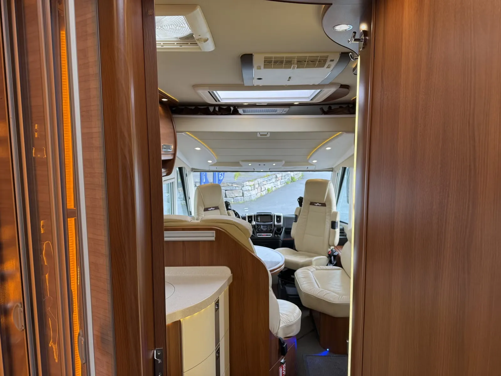 Carthago Chic E-Line I51QB Li