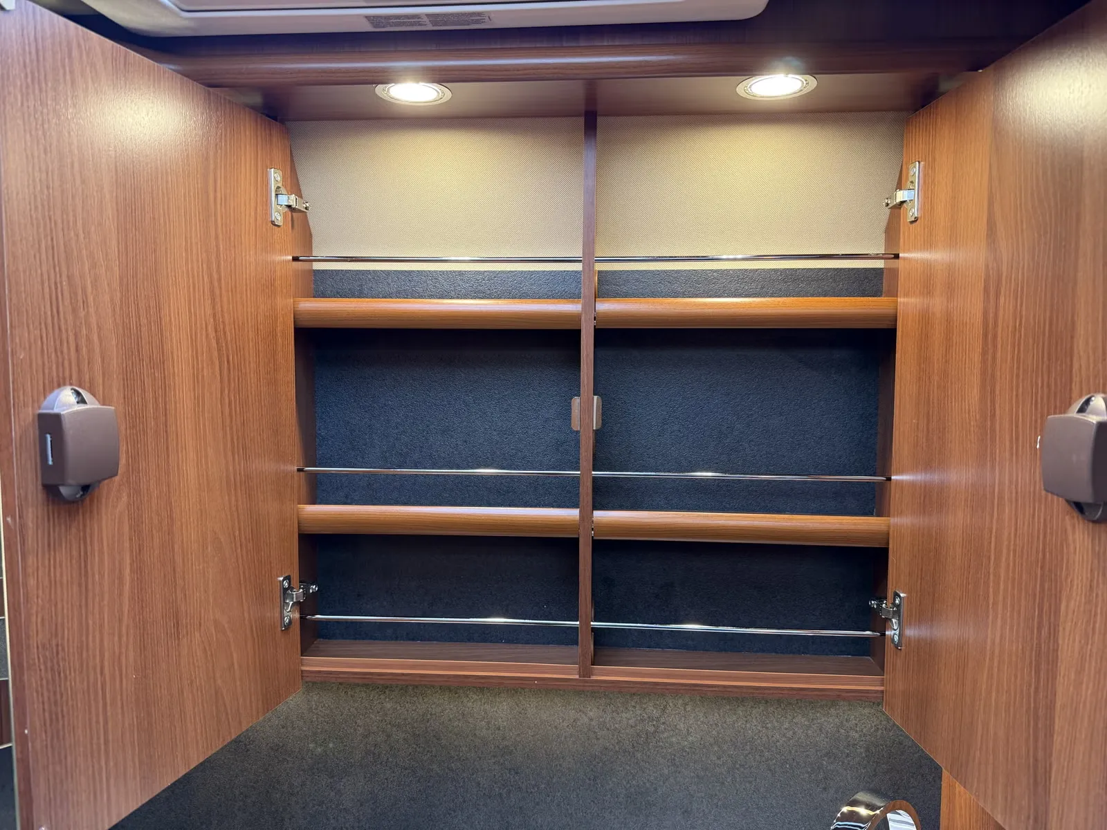 Carthago Chic E-Line I51QB Li