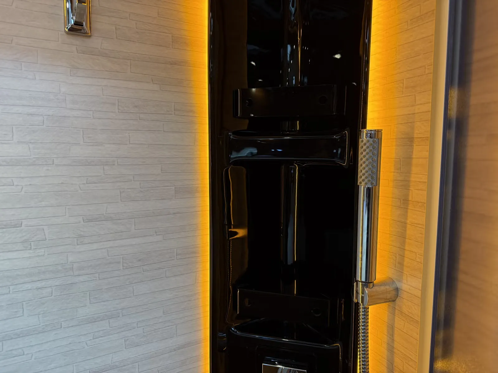 Carthago Chic E-Line I51QB Li