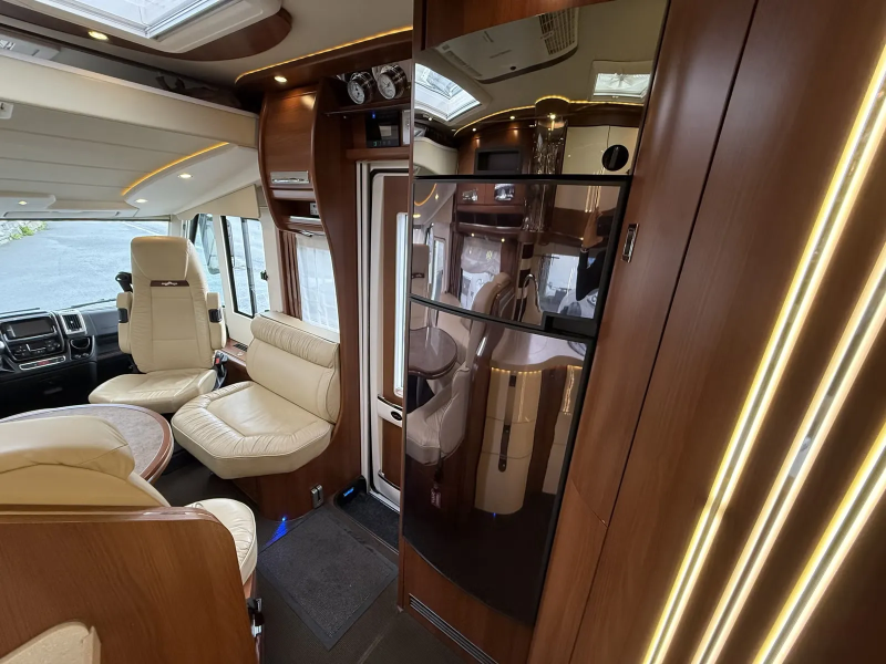 Carthago Chic E-Line I51QB Li