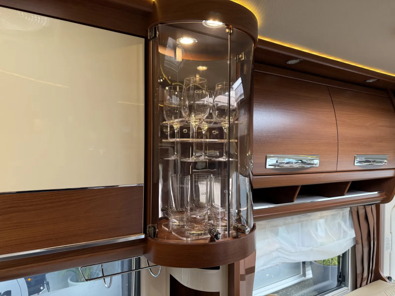 Carthago Chic E-Line I51QB Li