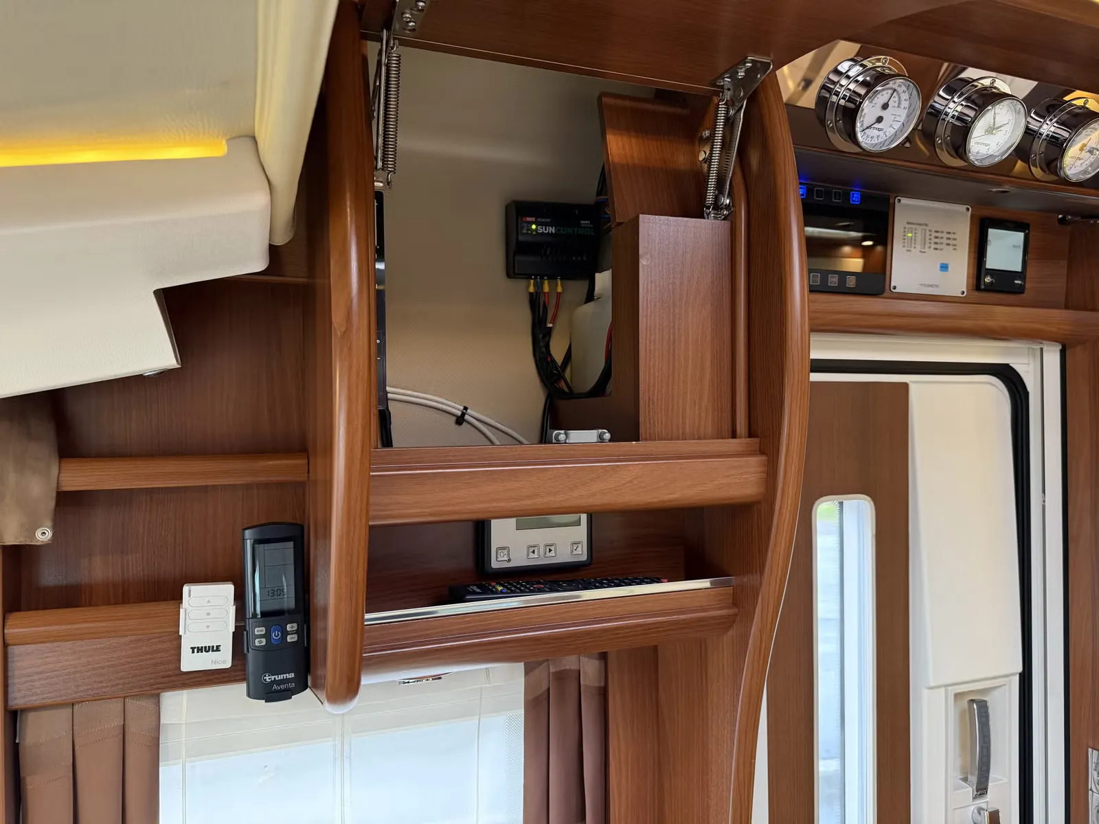 Carthago Chic E-Line I51QB Li