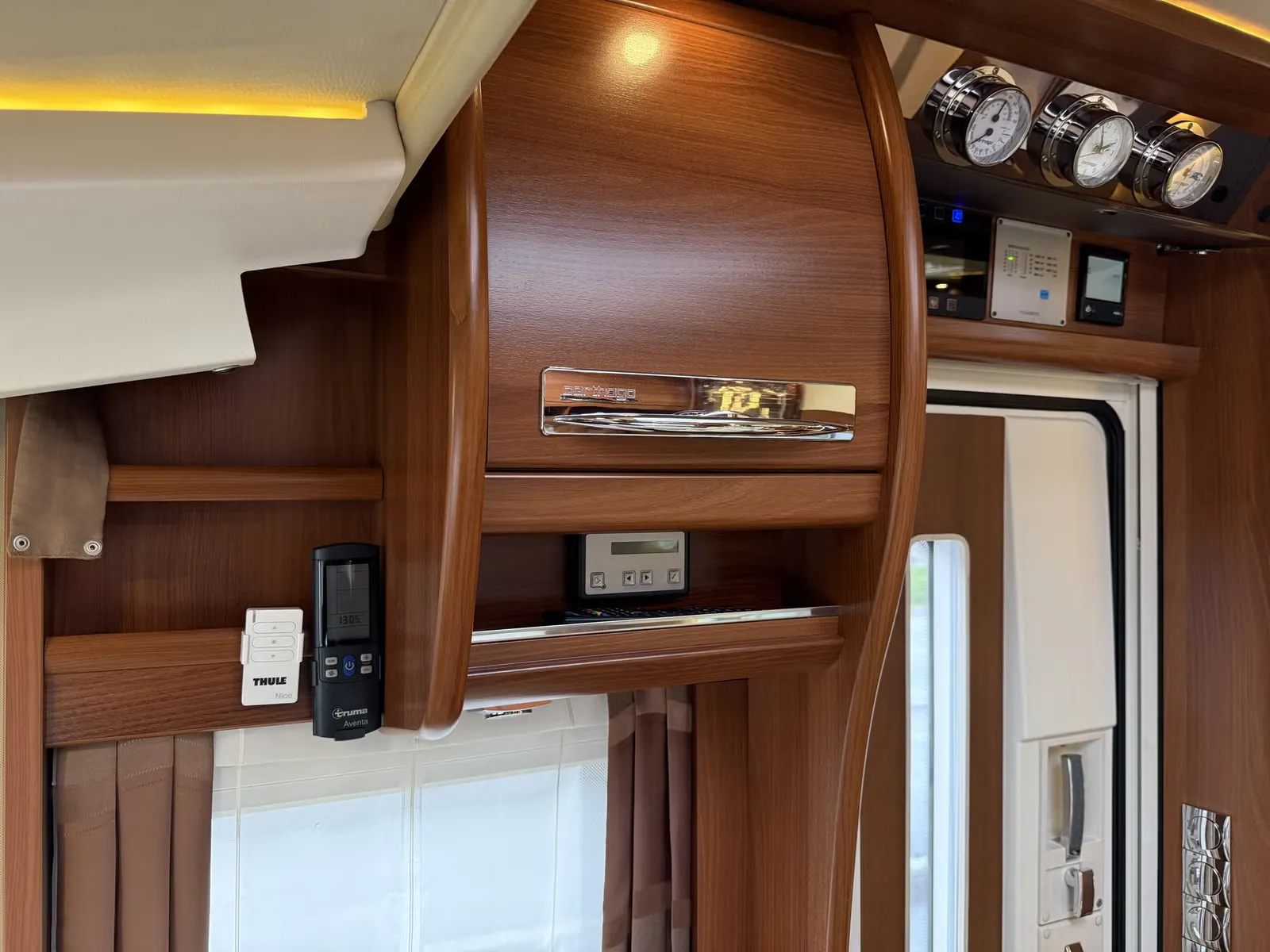 Carthago Chic E-Line I51QB Li