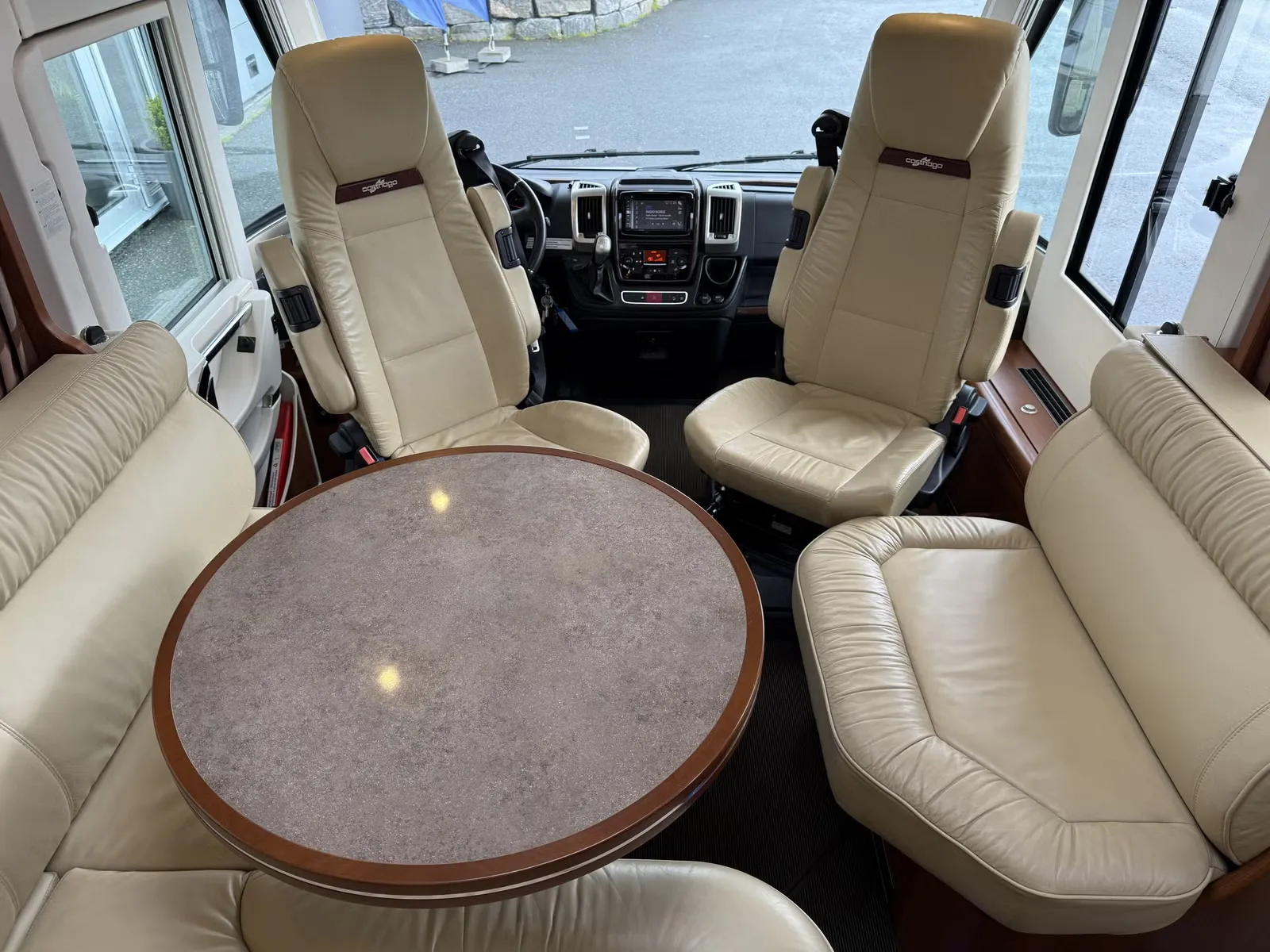 Carthago Chic E-Line I51QB Li