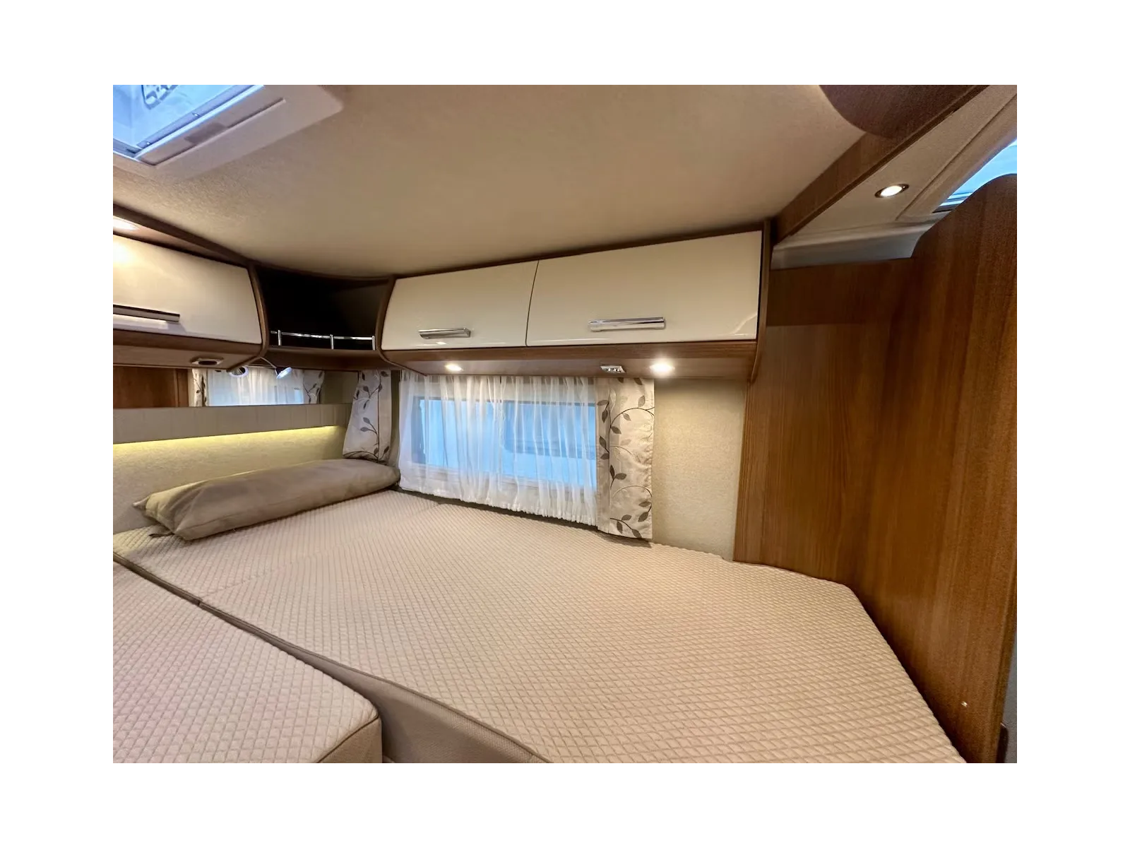 Carthago C - TOURS EN 144 LE