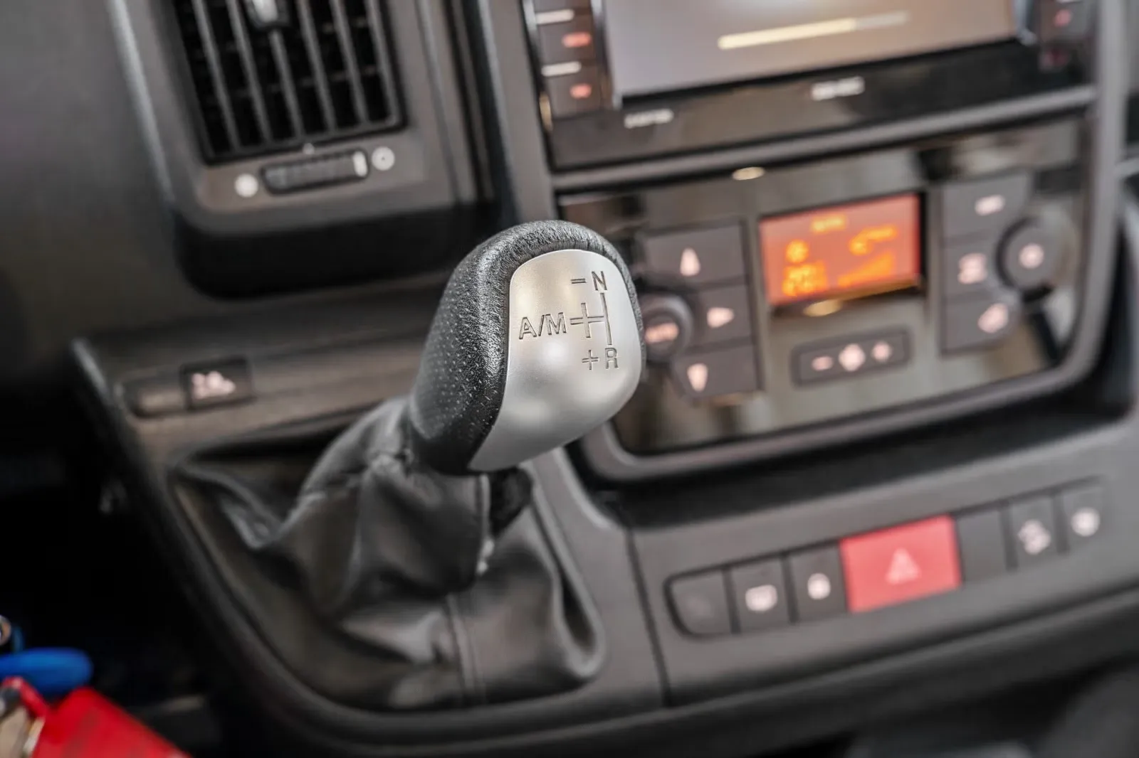 Eura Mobil IL 720 QB