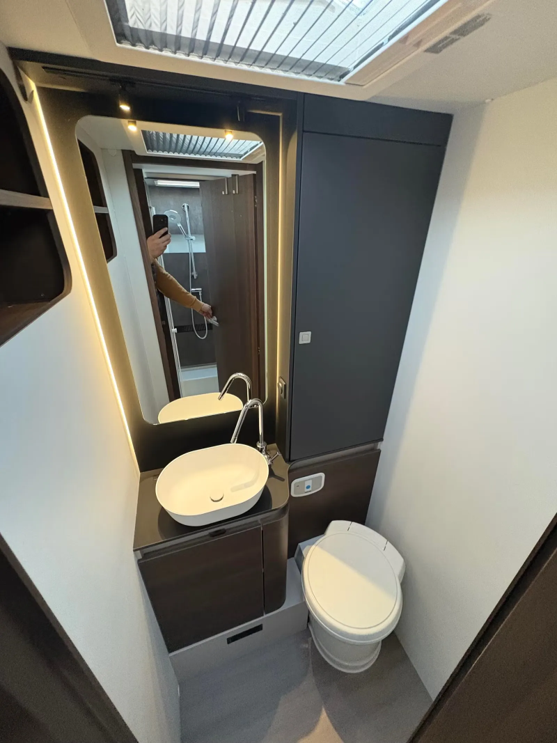 Adria Coral Supreme 670 DL Alde