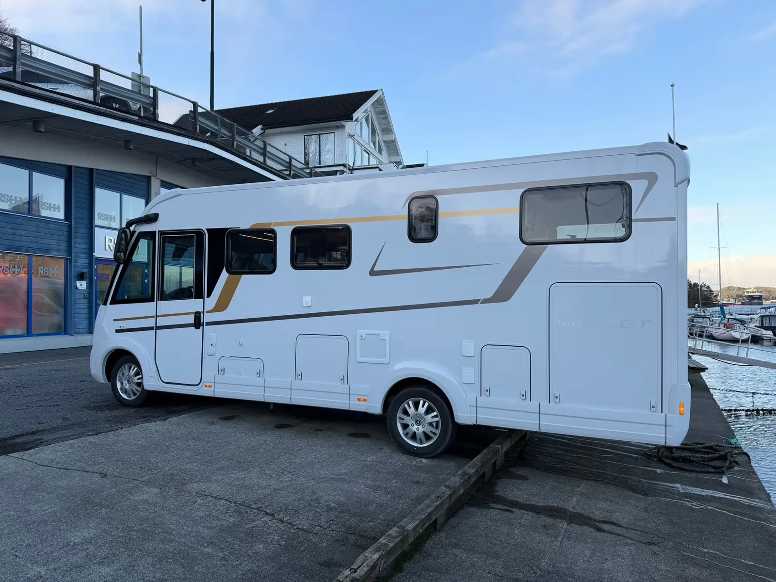 Eura Mobil Integra Line GT 726 EF