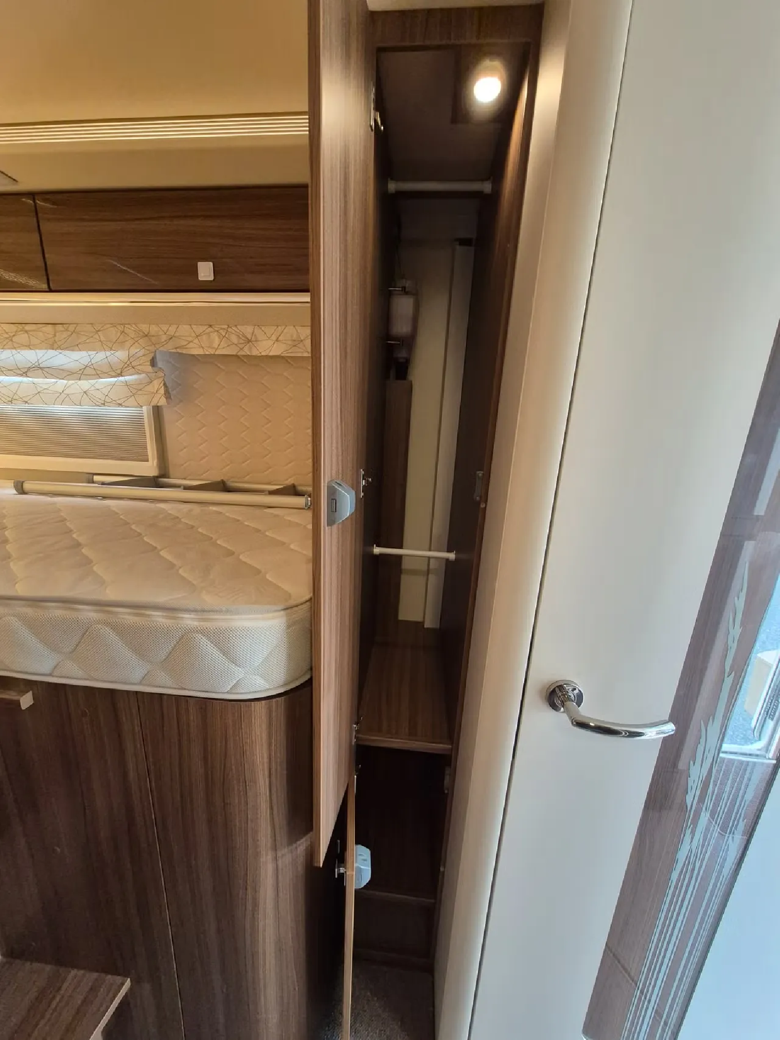 Eura Mobile Contura 766 EF