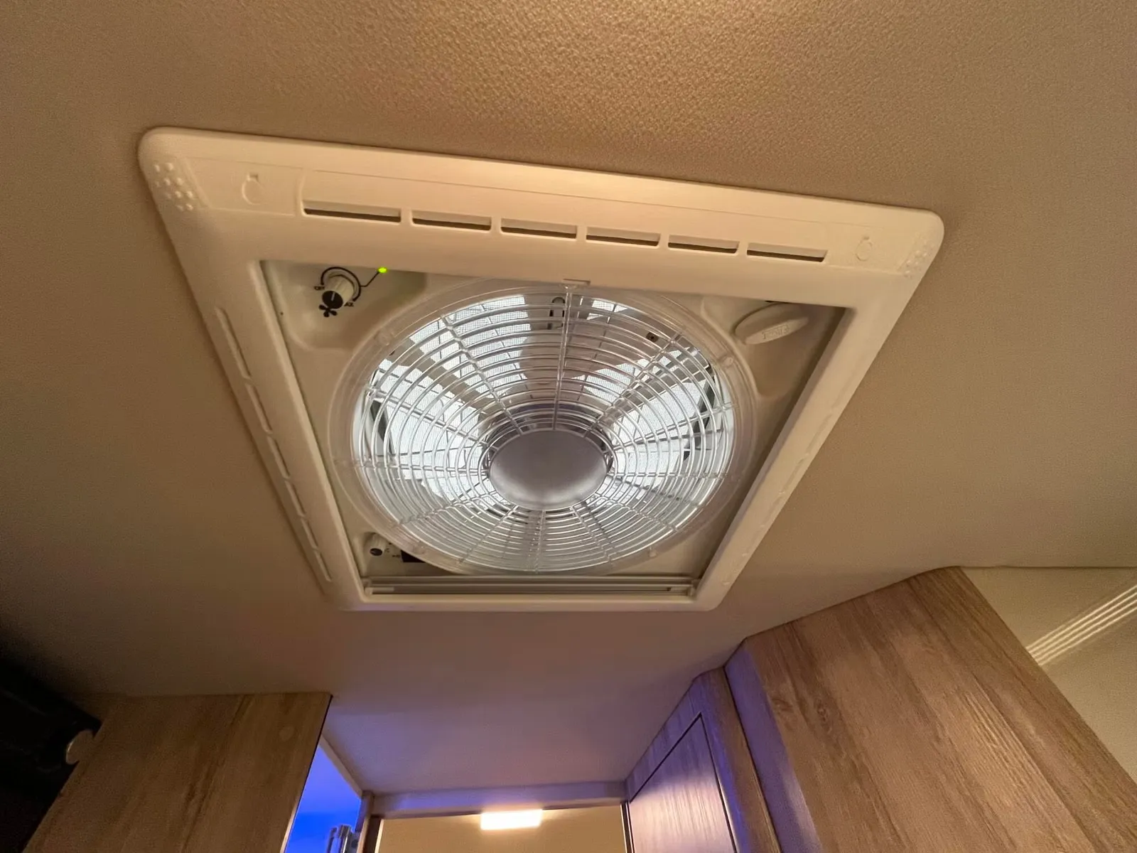 Eura Mobil IL 720 EF