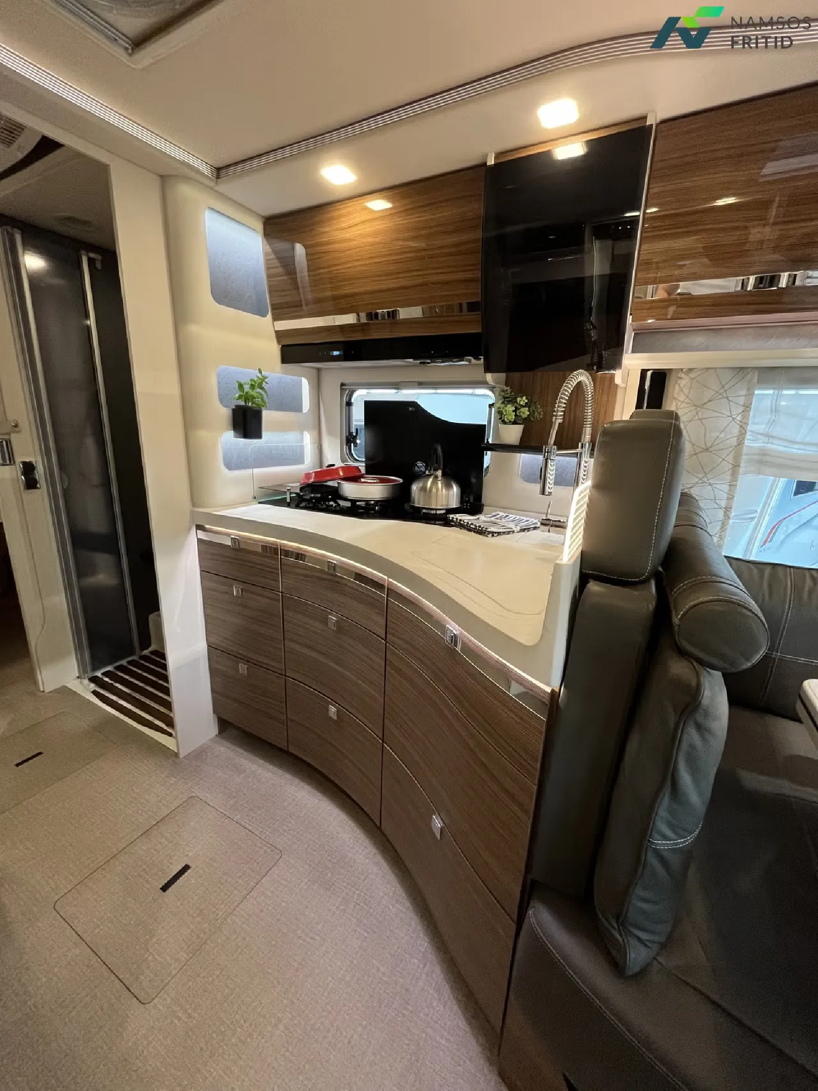 Eura Mobil Integra 890 QB