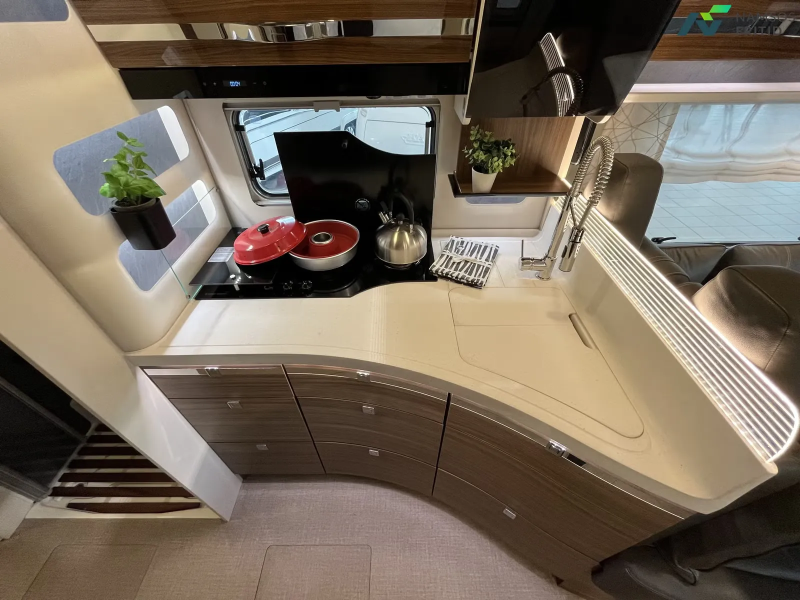 Eura Mobil Integra 890 QB