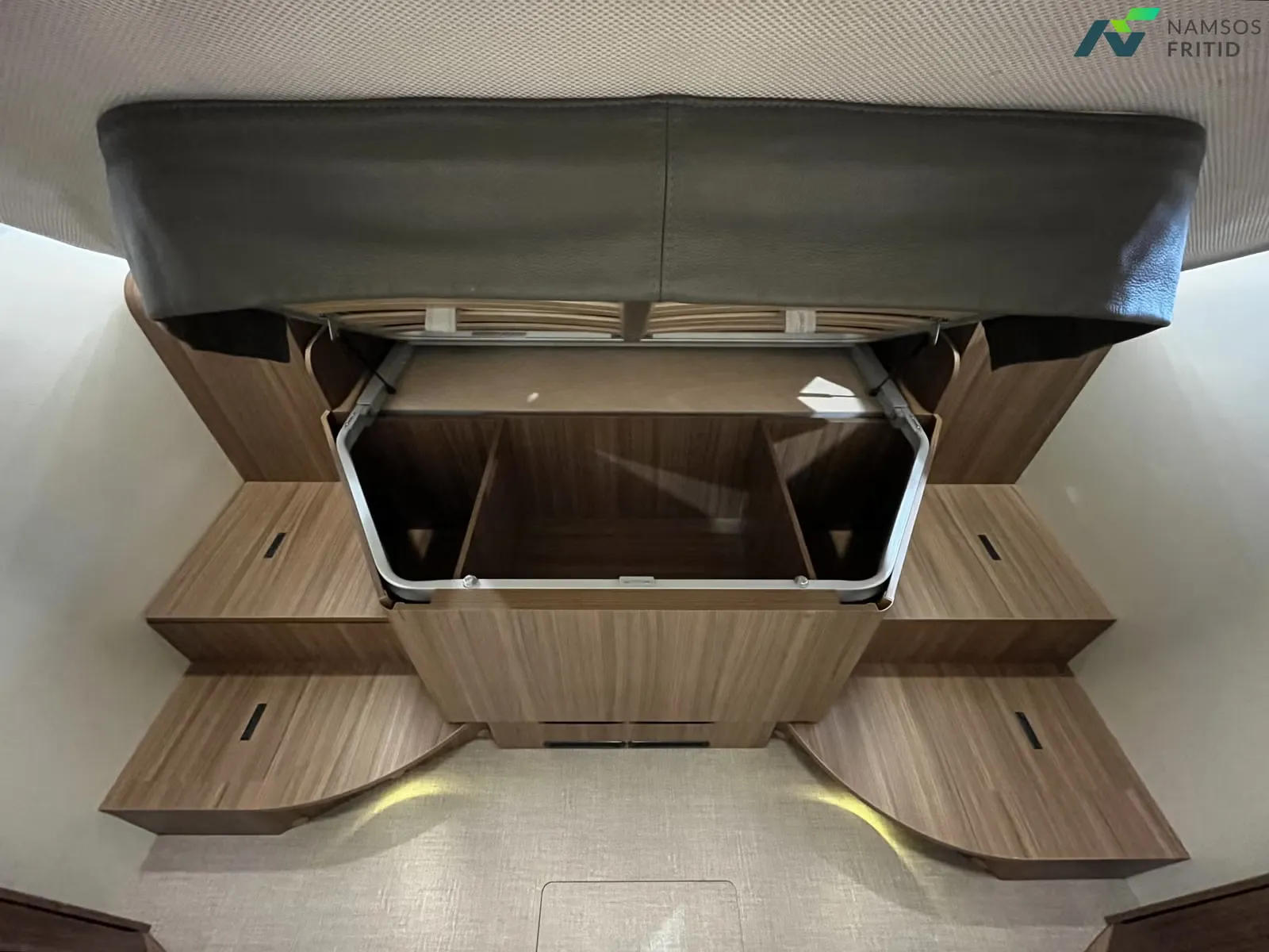 Eura Mobil Integra 890 QB