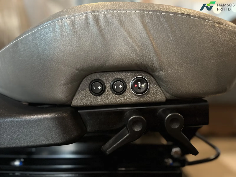 Eura Mobil Integra 890 QB