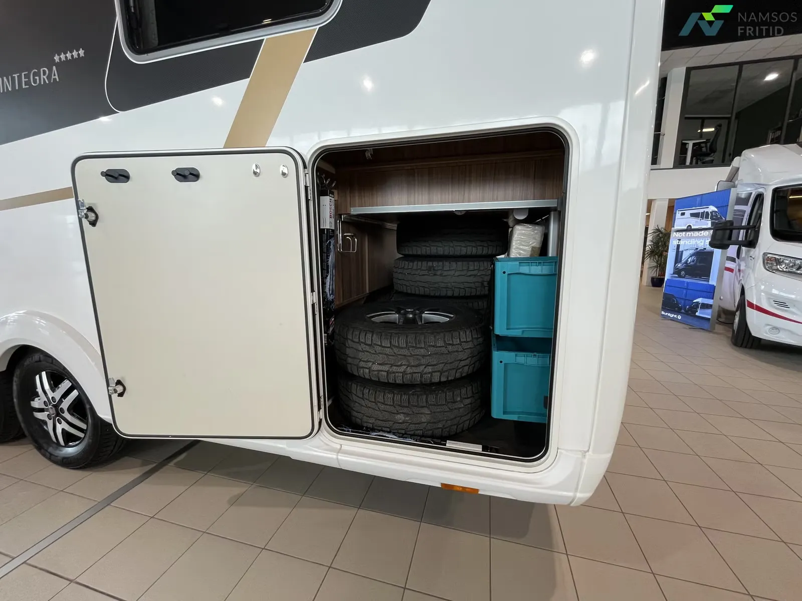 Eura Mobil Integra 890 QB