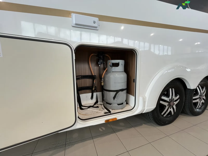 Eura Mobil Integra 890 QB