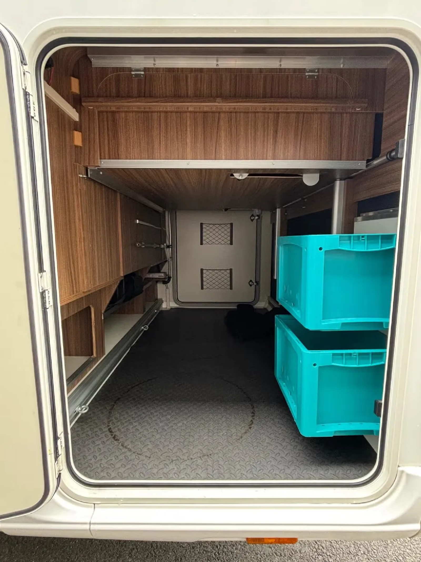 Eura Mobil Integra 890 QB