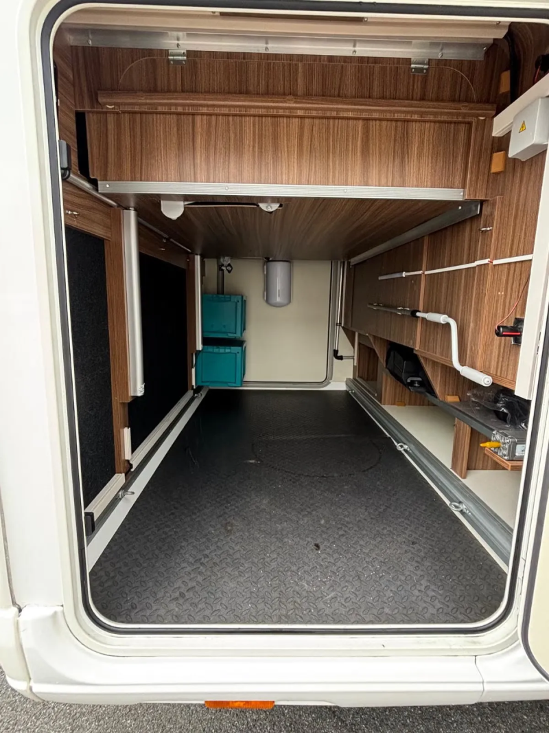 Eura Mobil Integra 890 QB