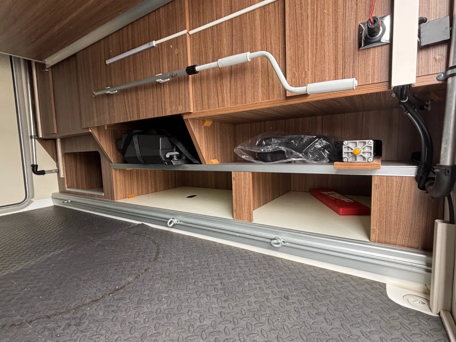 Eura Mobil Integra 890 QB