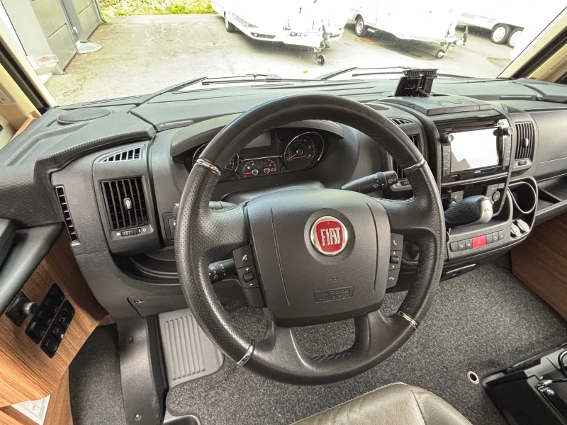 Eura Mobil Integra 890 QB