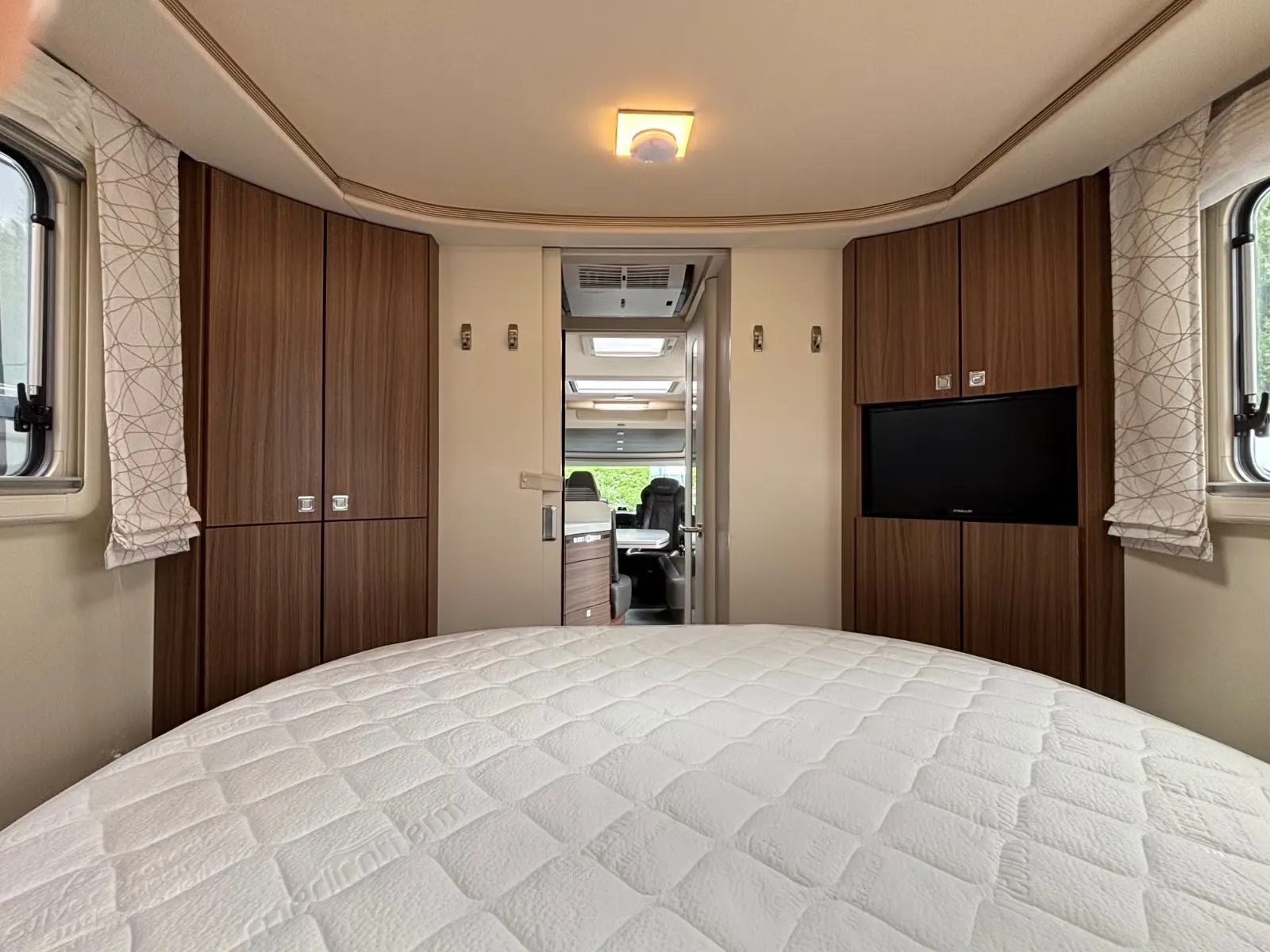 Eura Mobil Integra 890 QB