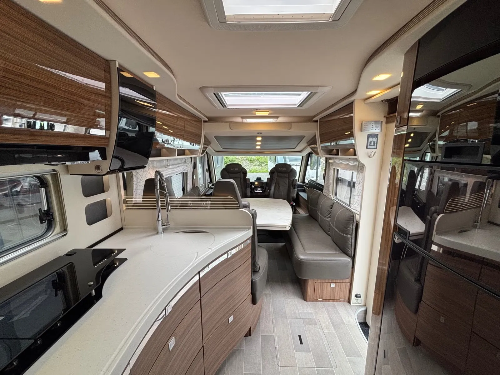 Eura Mobil Integra 890 QB