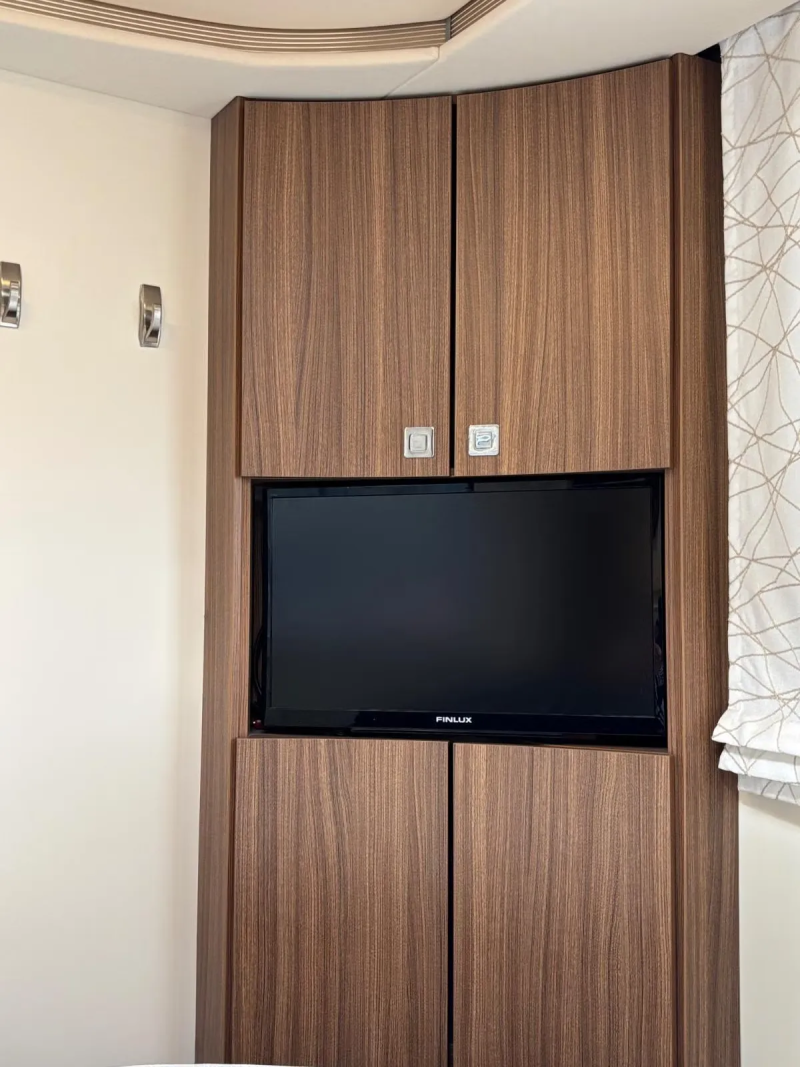 Eura Mobil Integra 890 QB