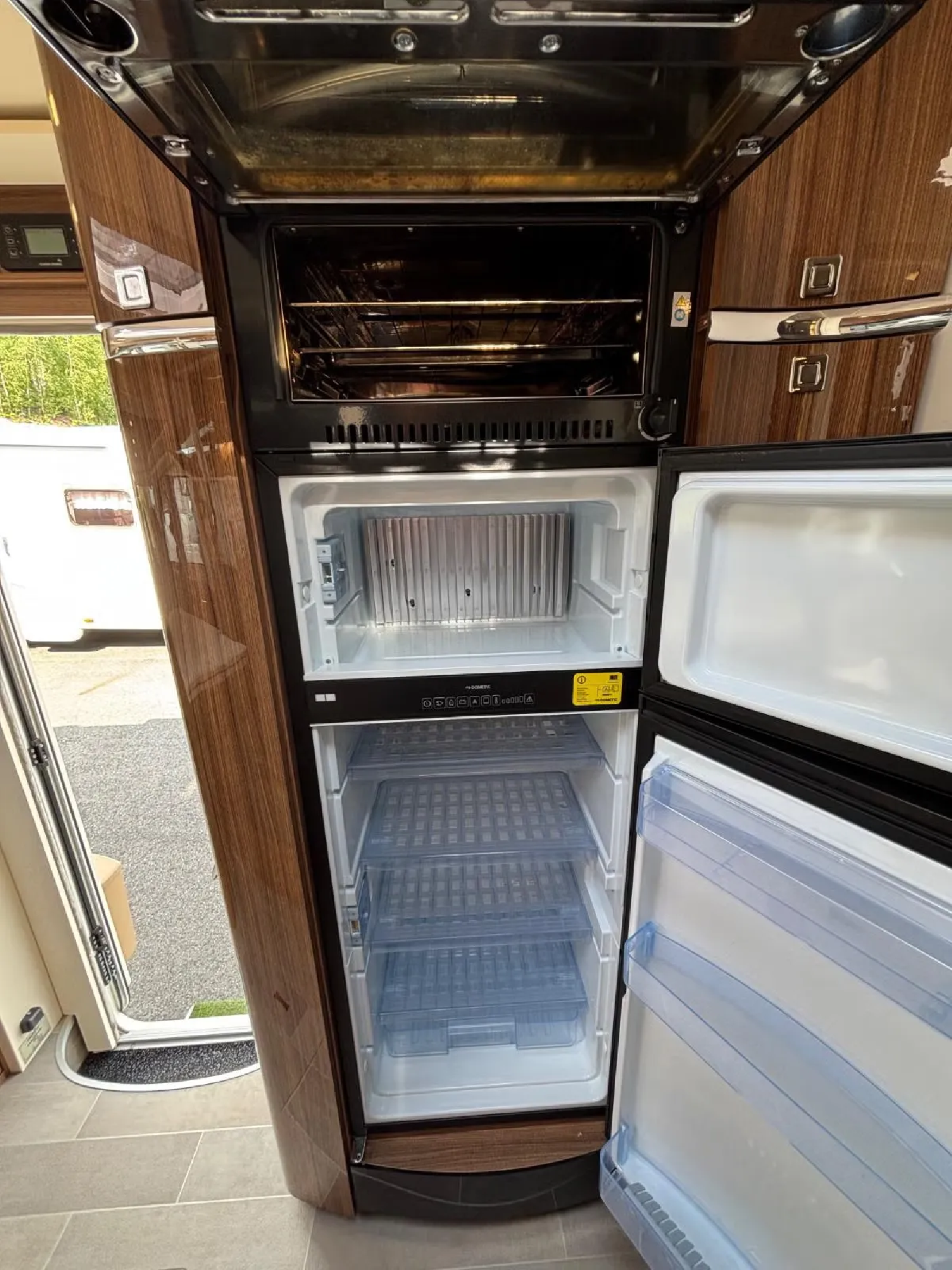 Eura Mobil Integra 890 QB