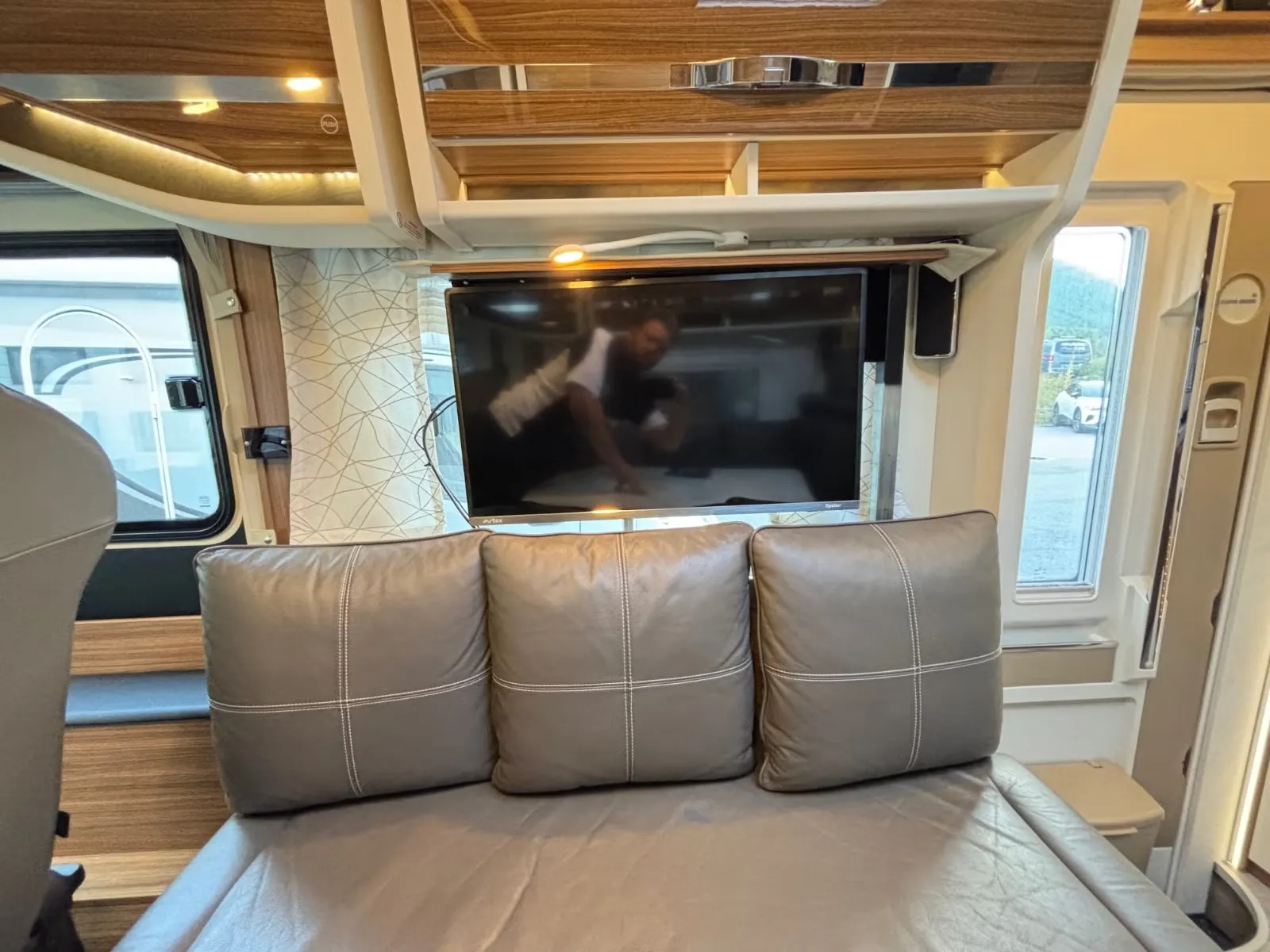 Eura Mobil Integra 890 QB