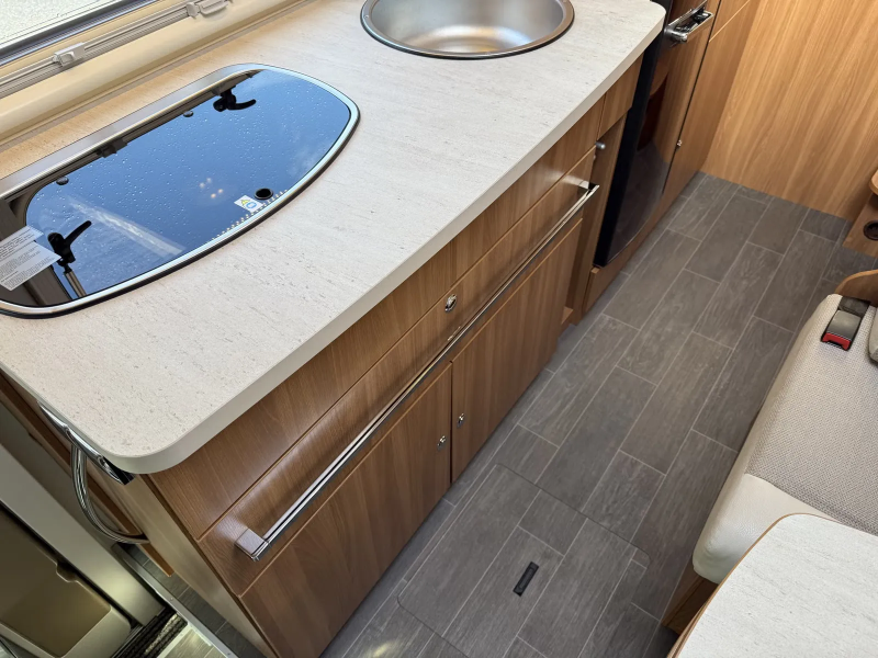 Eura Mobil Activa one 690 hb