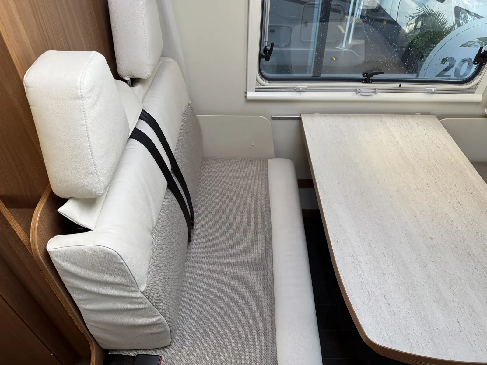 Eura Mobil Activa one 690 hb