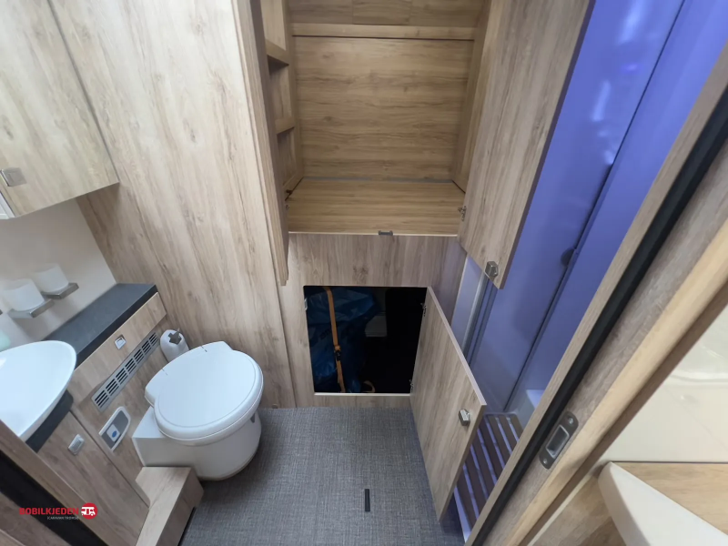 Eura Mobil IL 695 LF