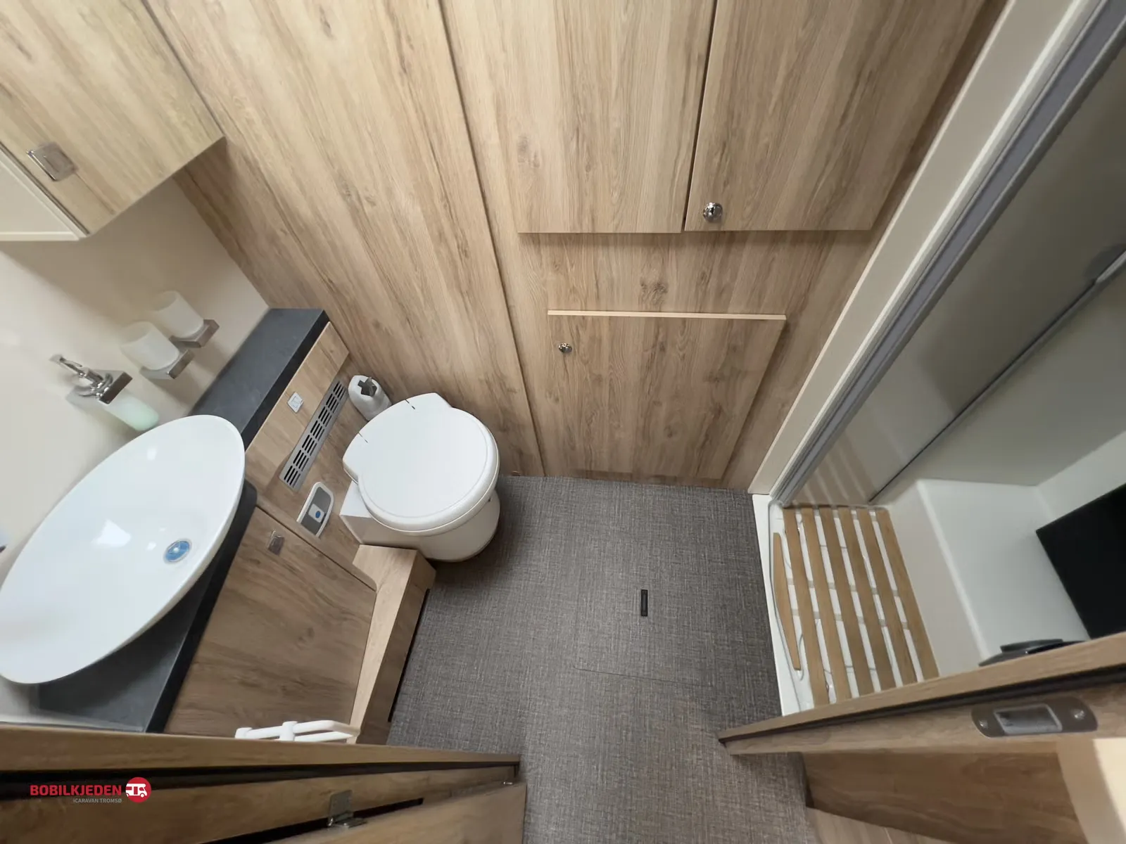 Eura Mobil IL 695 LF