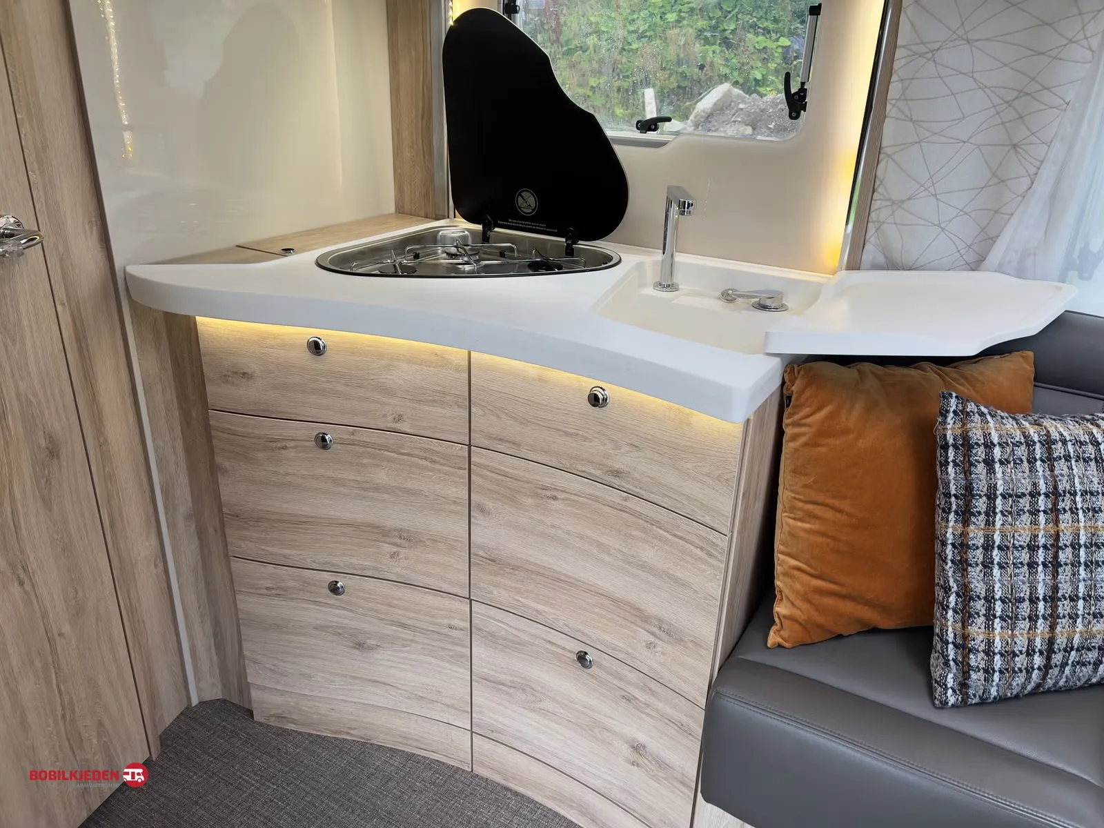 Eura Mobil IL 695 LF