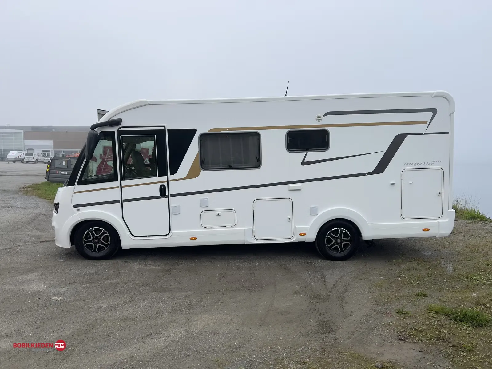 Eura Mobil IL 695 LF