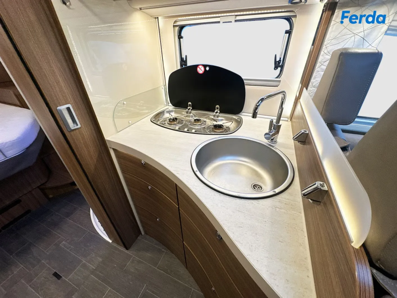 Eura Mobil IL 720 QB