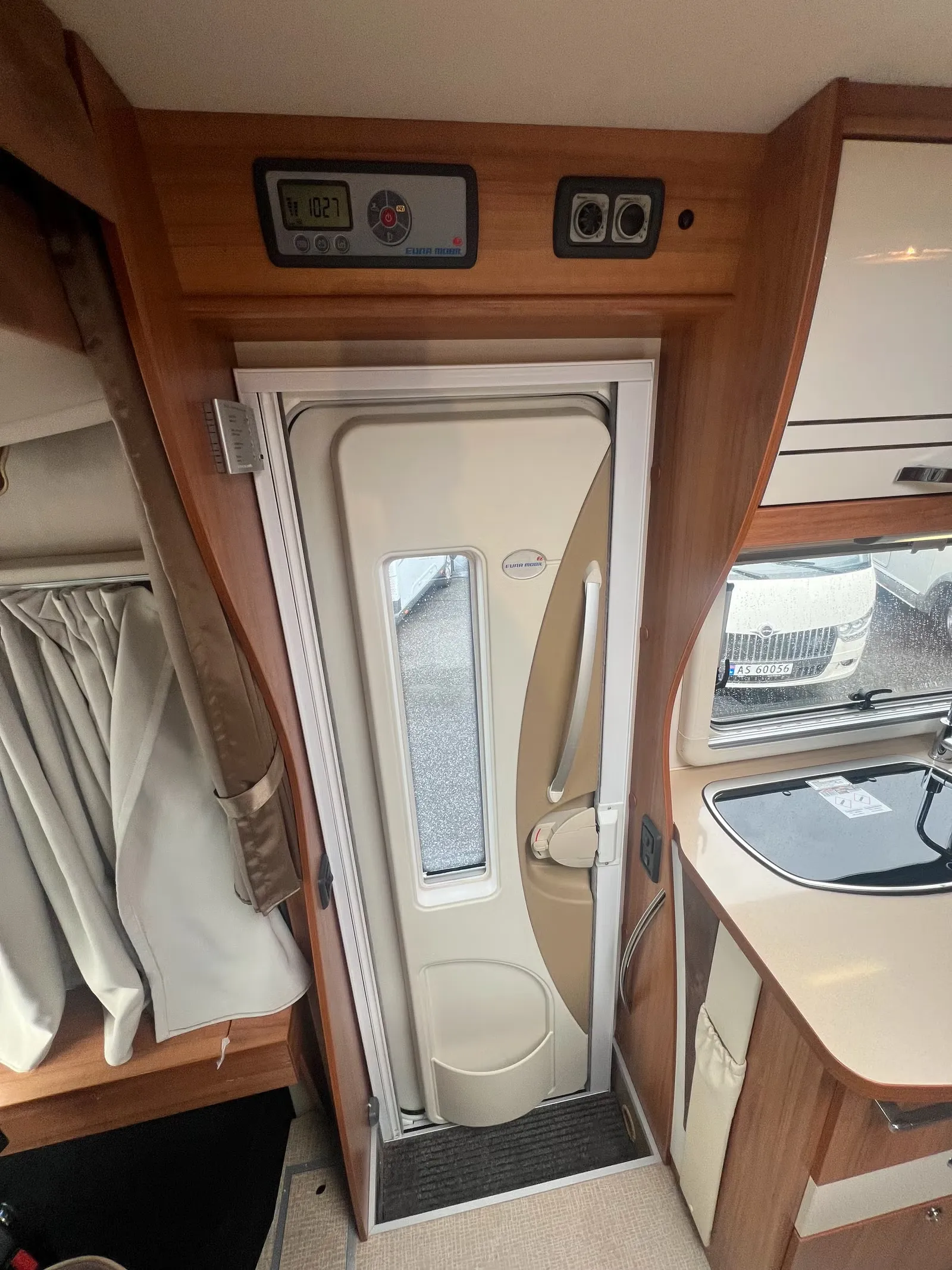 Eura Mobil INTERGRA LINE IS 700 EB