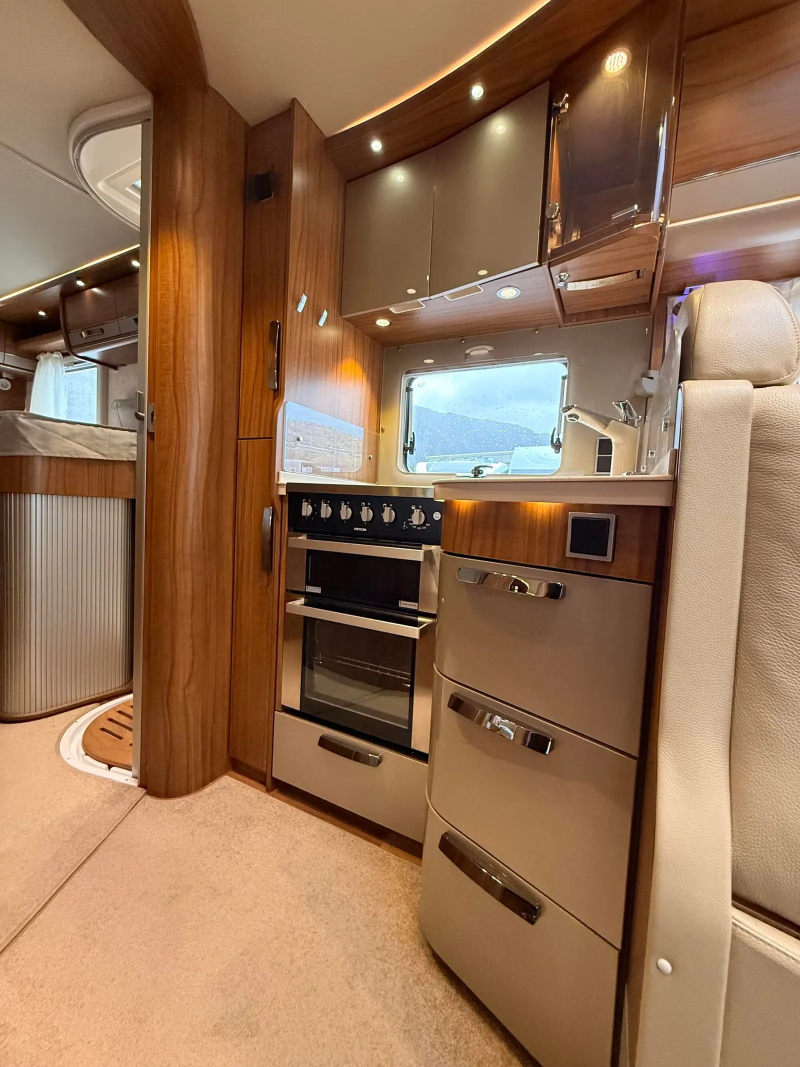 Hymer B PremiumLine 704 kaufen – Kroken Bobil AS
