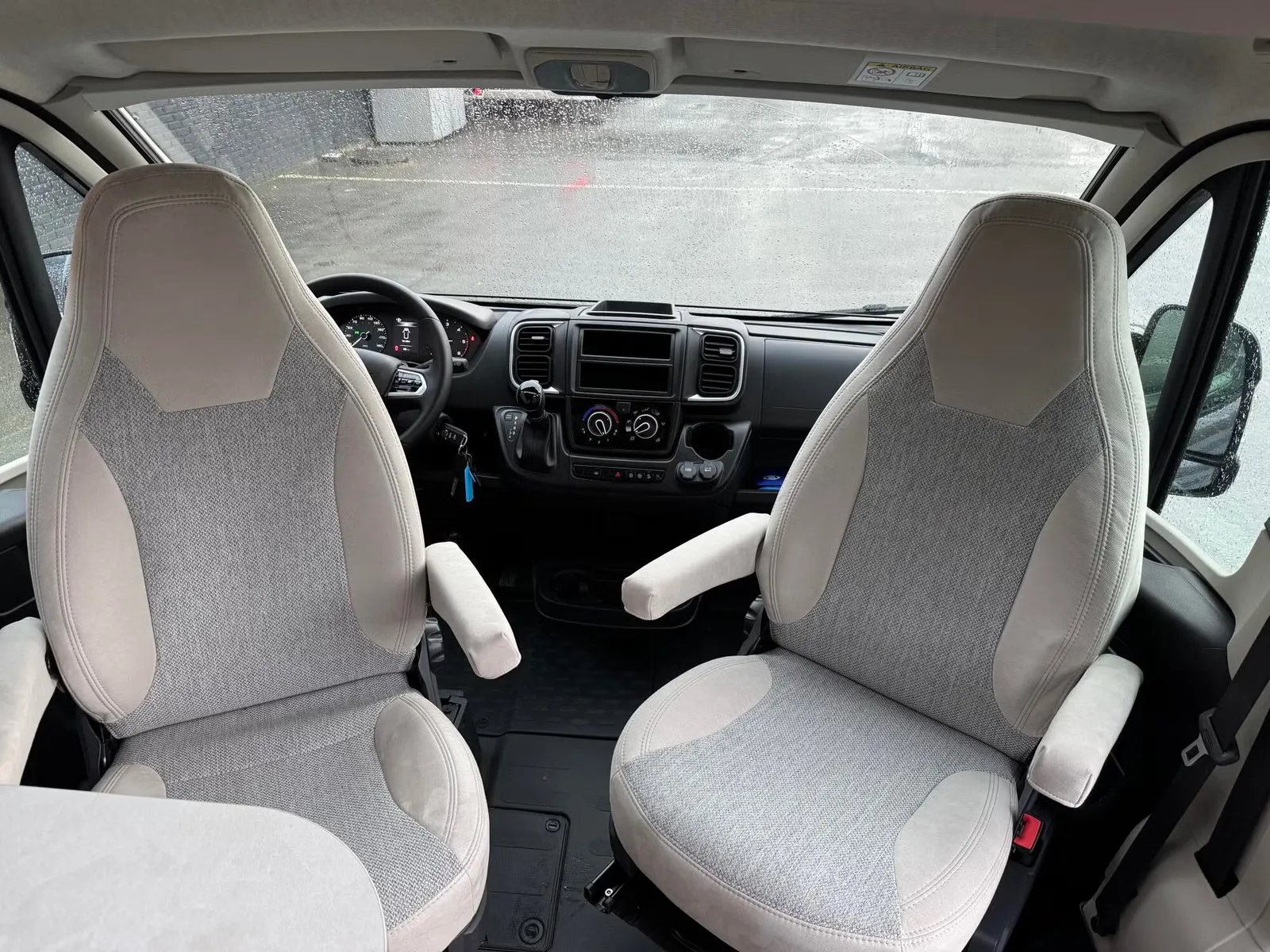 Carado Camper Van 600