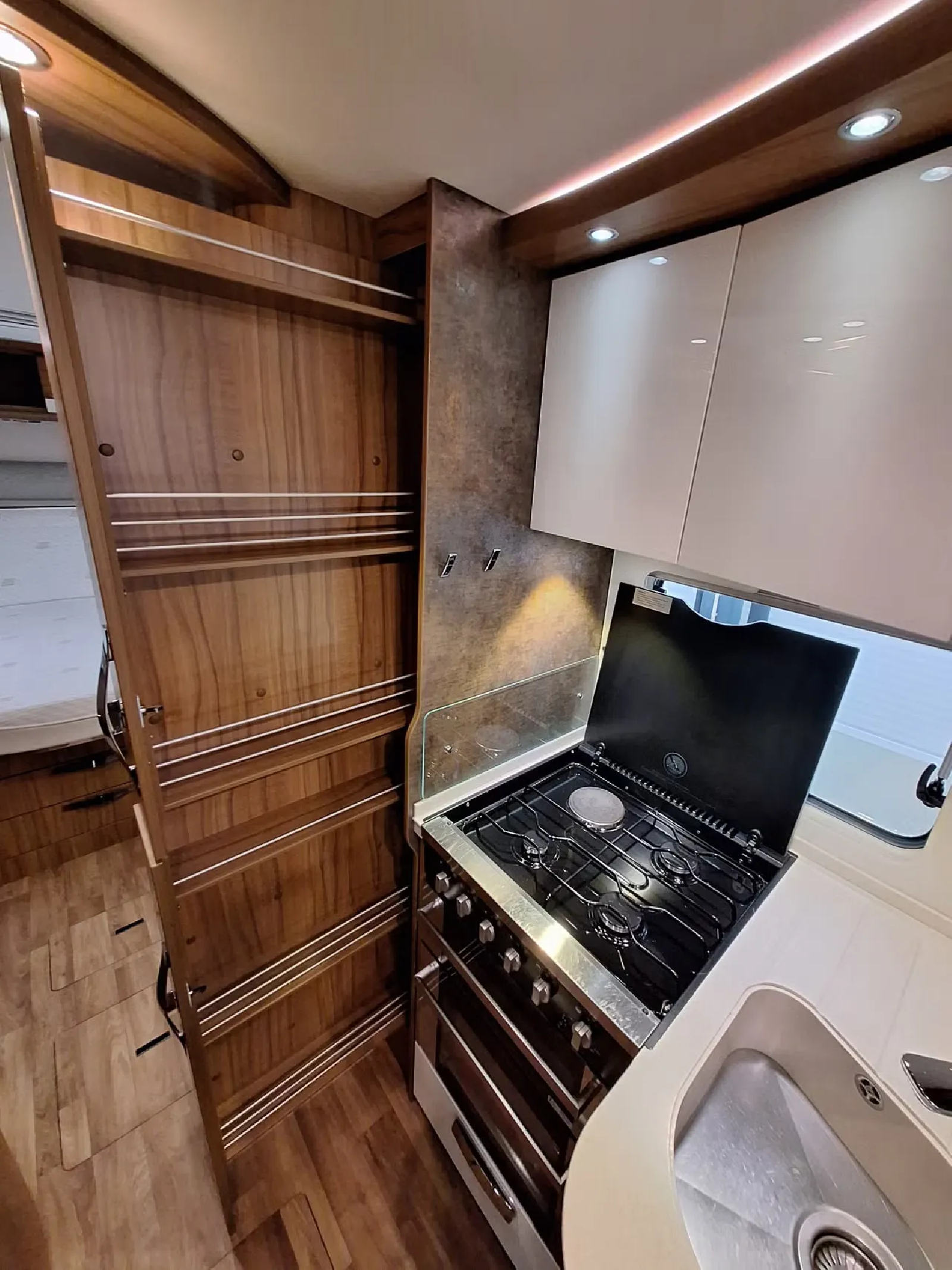 Hymer B 708 PL kaufen – Kroken Bobil AS