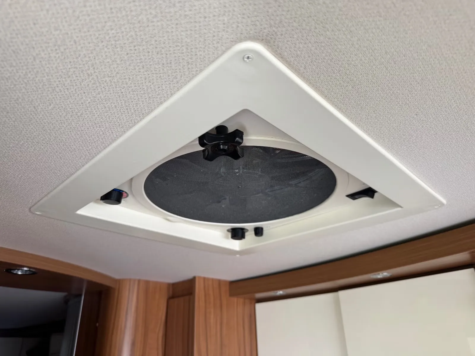 Hymer B 680 STARLINE V6 MB kaufen – Kroken Bobil AS